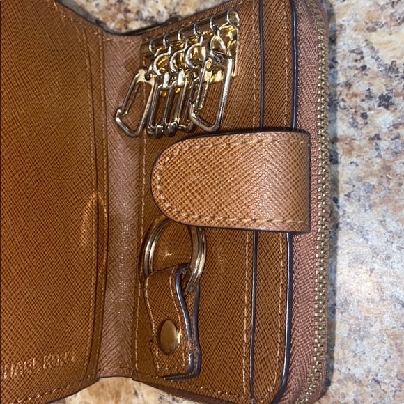Michael Kors key holder, with zippered compartment - Picture 7 of 7